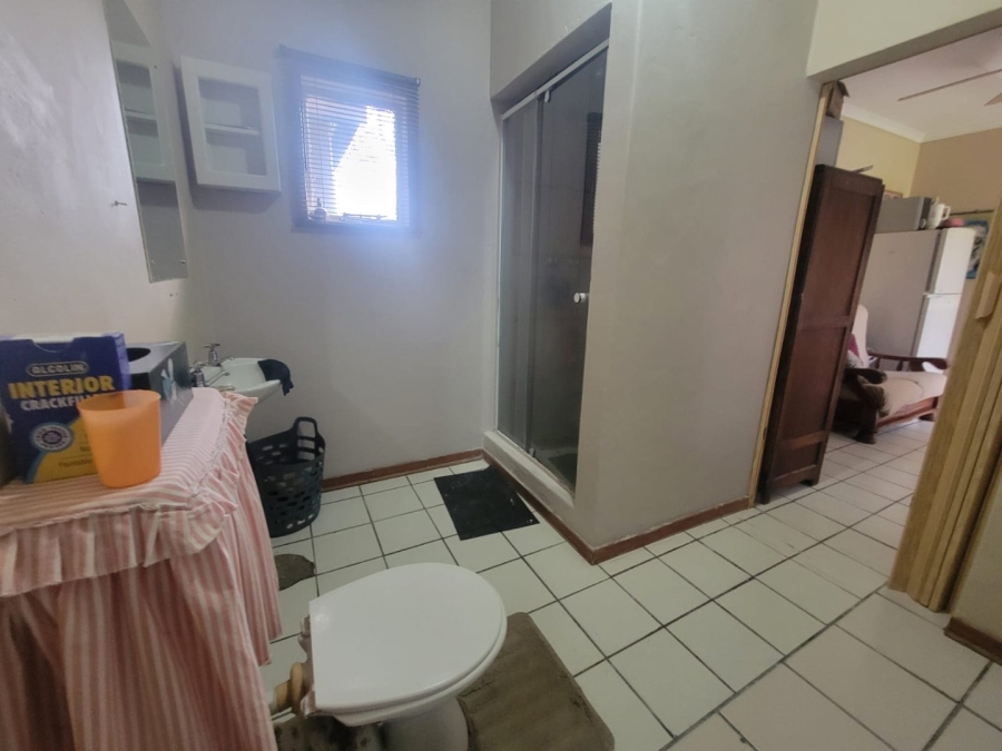 6 Bedroom Property for Sale in Jordania Free State